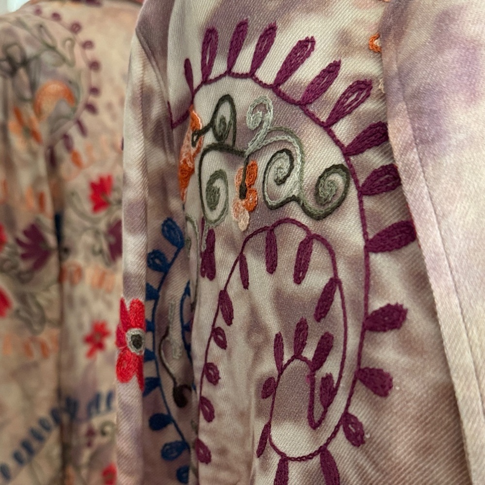 John Mark Floral Embroidered Blazer with Multicolor Design 100% Rayon NWOT - Picture 2 of 15